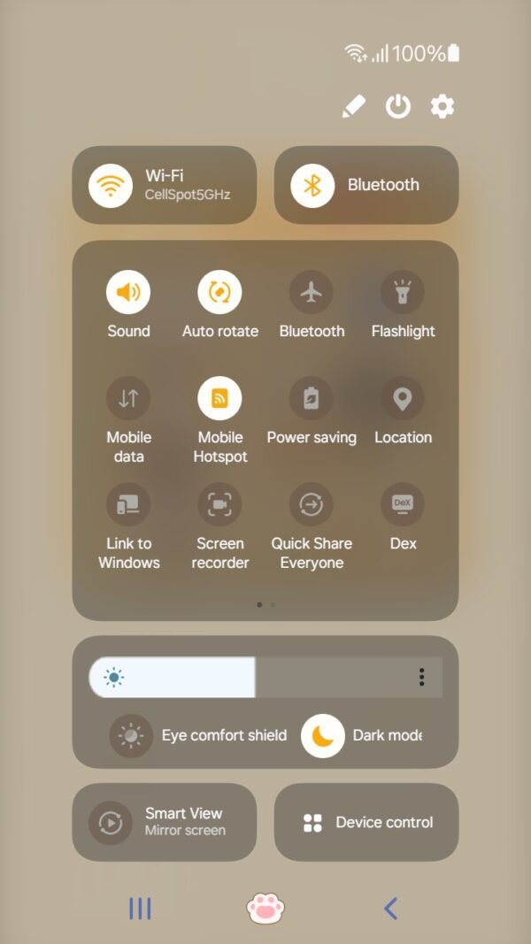 Samsung Themes: ❤️Mun❤️ Starter Pack ~❤️ Premium Theme a cute illustrated starter pack with characters, snacks, and cozy creative items screen shot 4