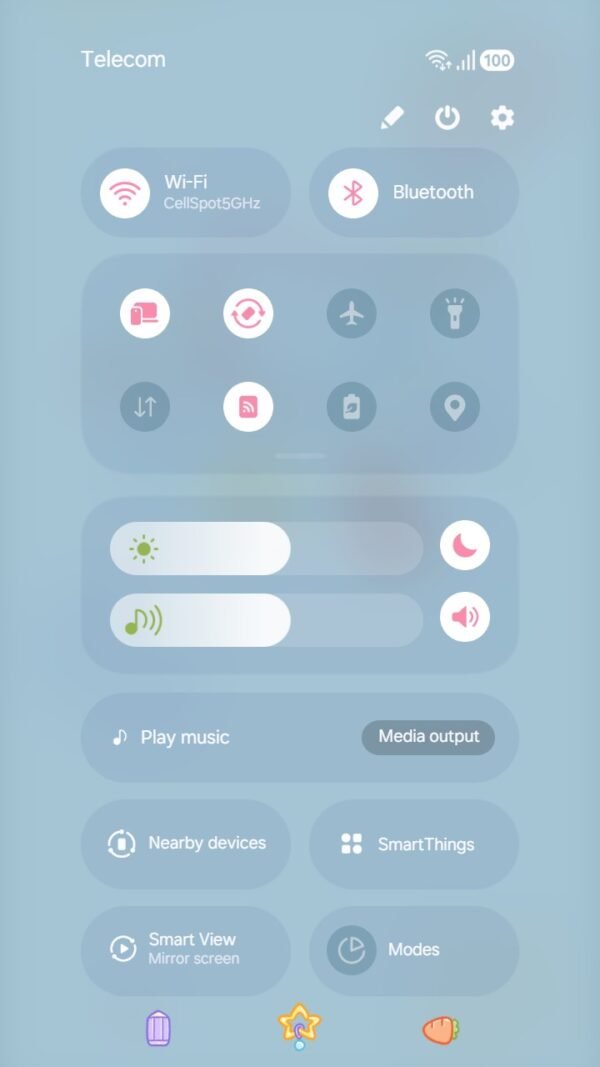 Samsung Themes: ❤️Mun❤️ Charming Keychain ~❤️ Premium Theme cute charms and trinkets dangle on a colorful pastel keychain screen shot 4