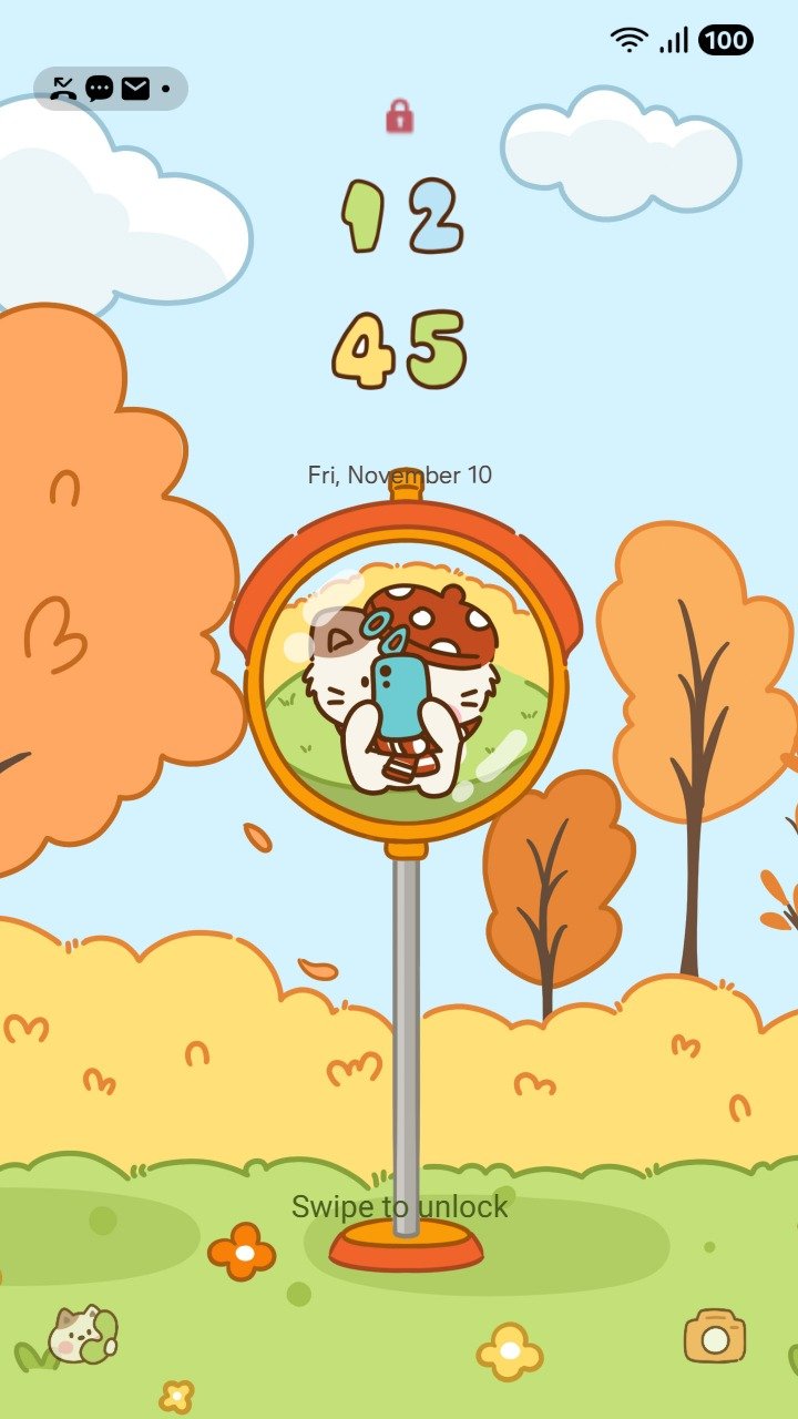 Samsung Themes: ❤️Mun❤️ Autumn Cat Selfie ~❤️ Premium Theme adorable cat snapping a mirror selfie in fall screen shot 1